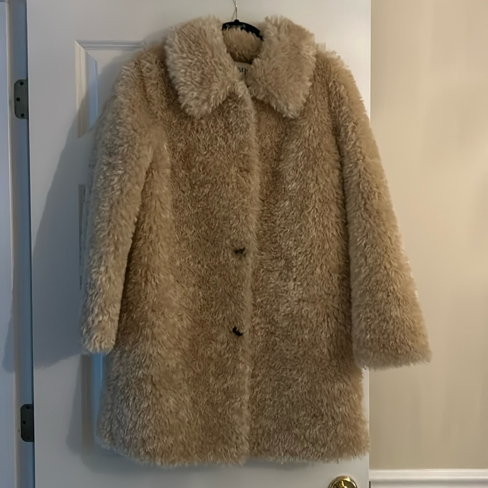 Zara faux fur coat, size L, brand new, never worn. Cozy and warm.